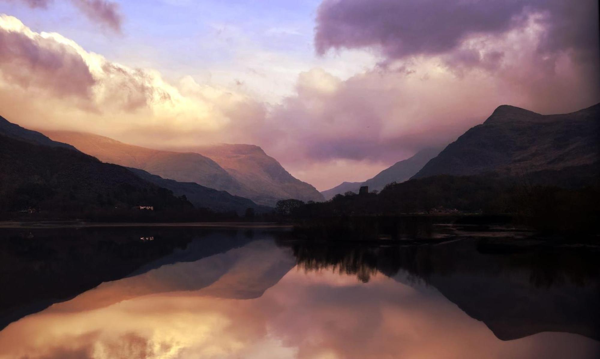 Tyddyn Perthi Farm Villa Llanberis Kültér fotó